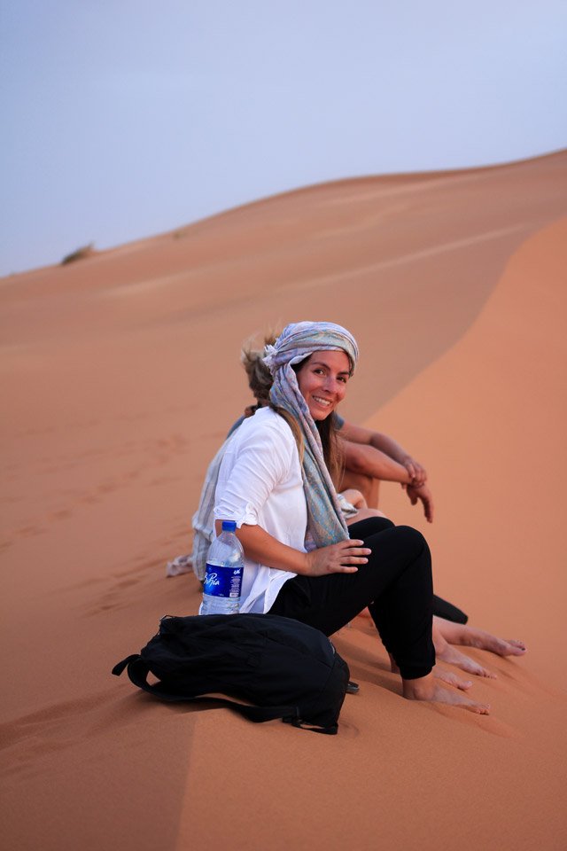Carla en el desierto del Merzouga.