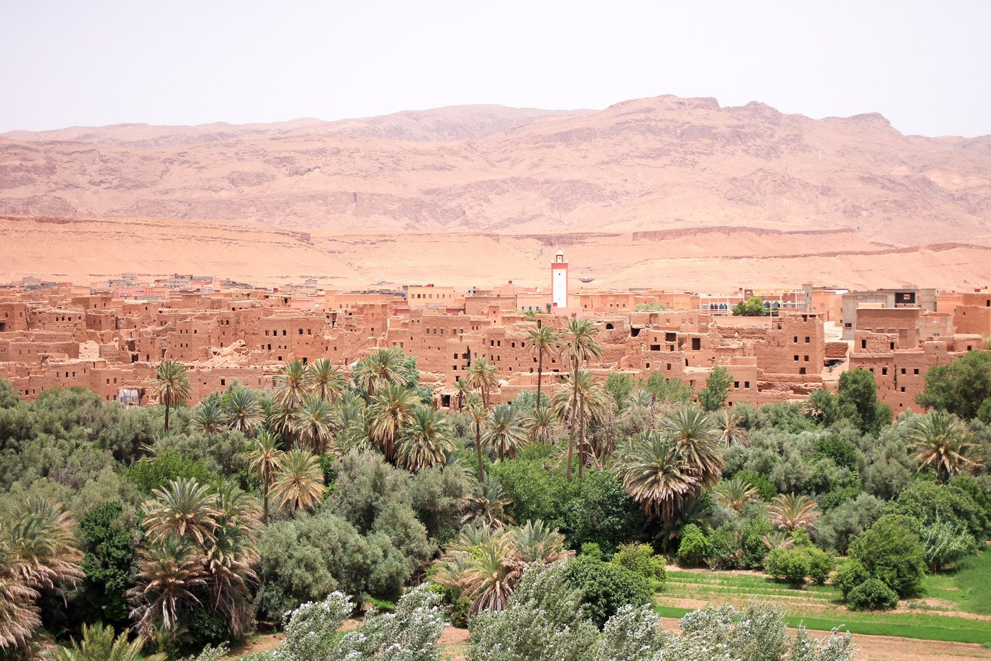 Pueblo de arcilla en Montañas del Atlas, Marruecos.