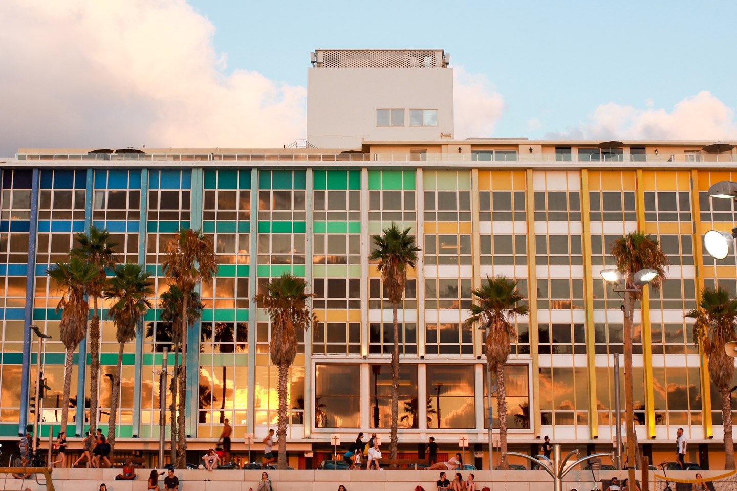 Edificio de colores en Tel-Aviv, Israel.