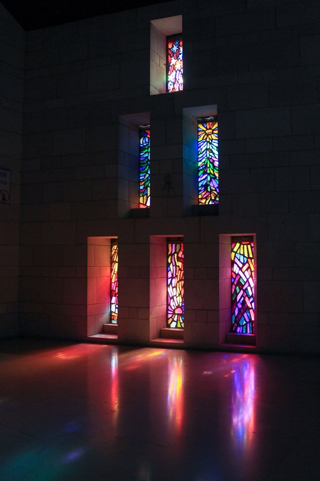 Vitrales en la Basílica de la Anunciación, Nazaret.